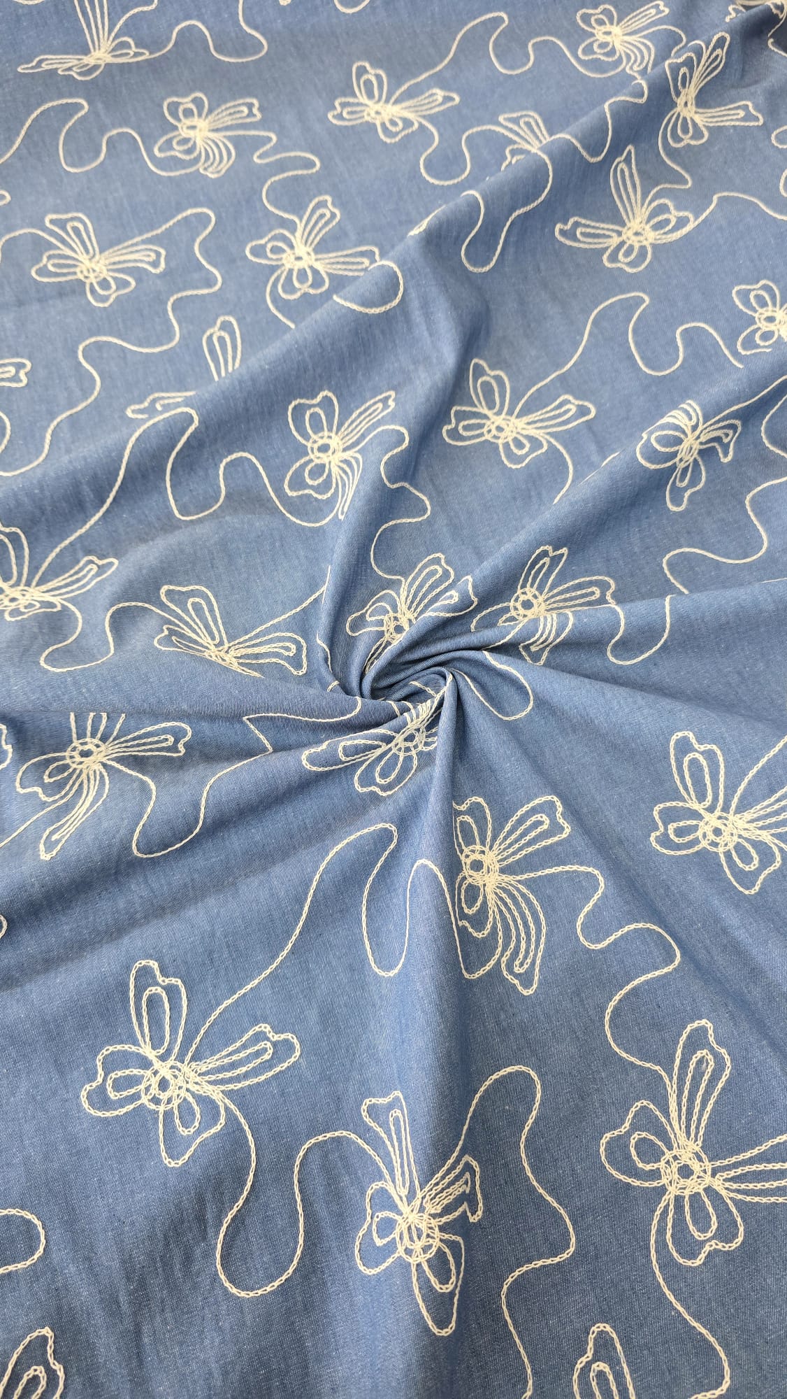 Tessuto Jeans Ricamato Altezza 140 cm