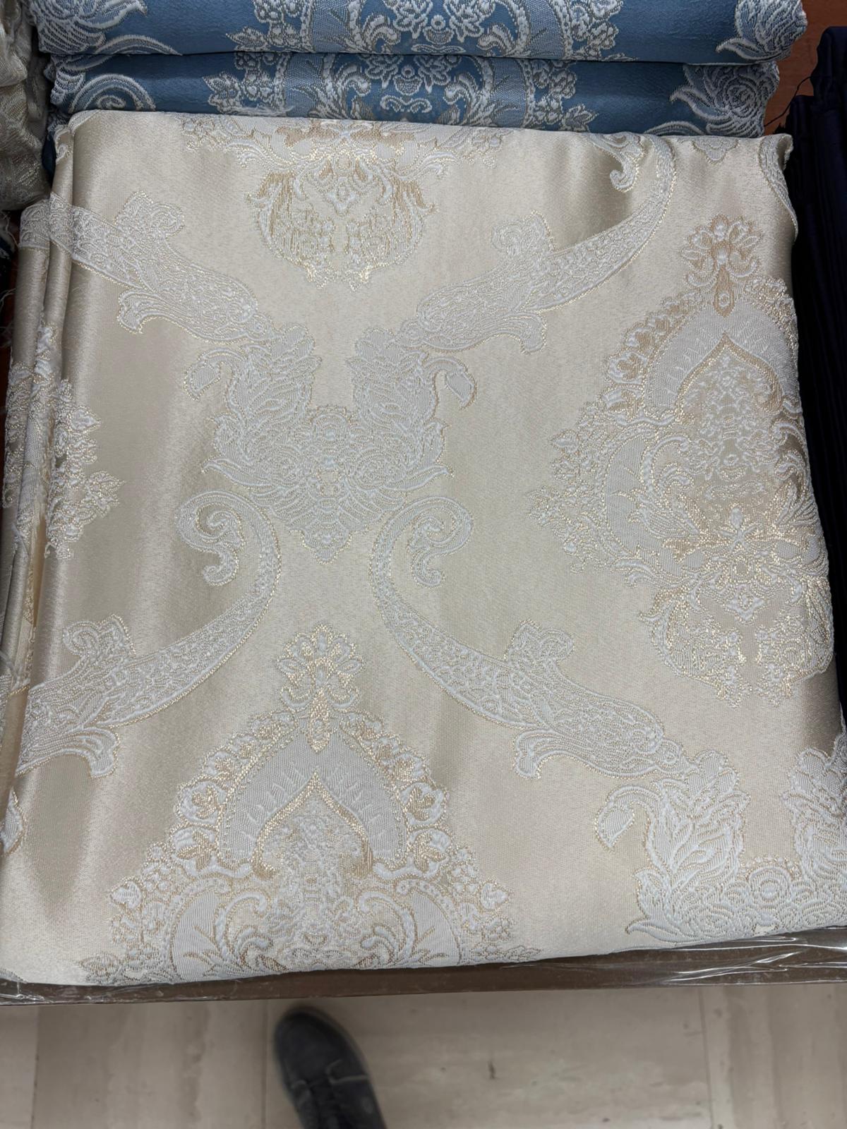 Tessuto di Raso Damascato 250x280