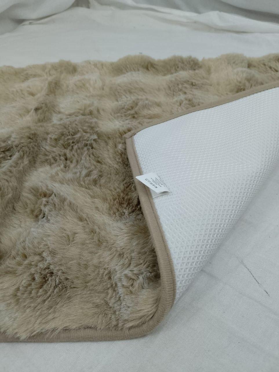 Tappeto in Morbidissima Ecopelliccia – Caldo, Elegante e Super Soffice