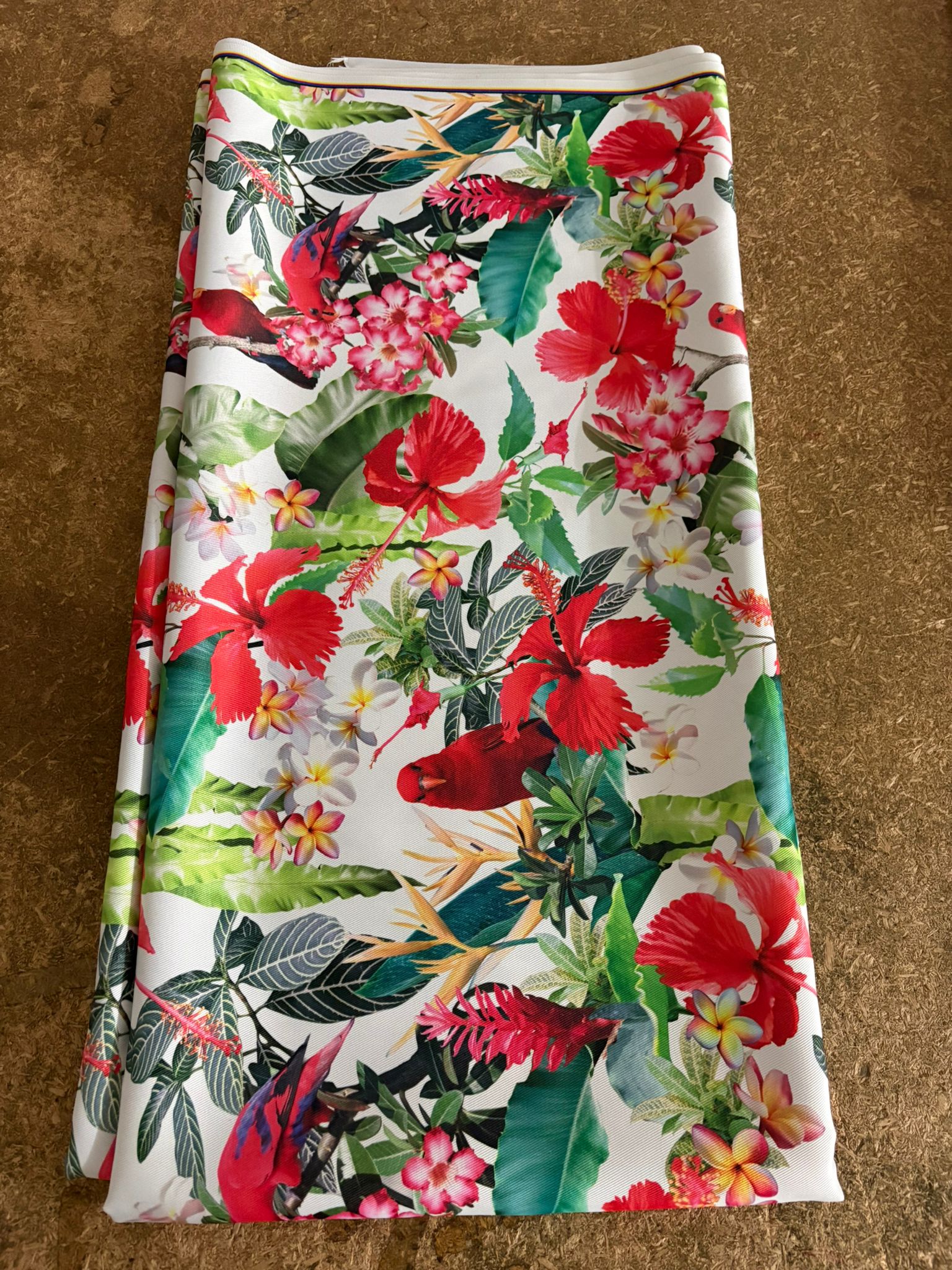 Tessuto in Cotone Stampa Digitale – Fantasie Vivaci e Alta Definizione