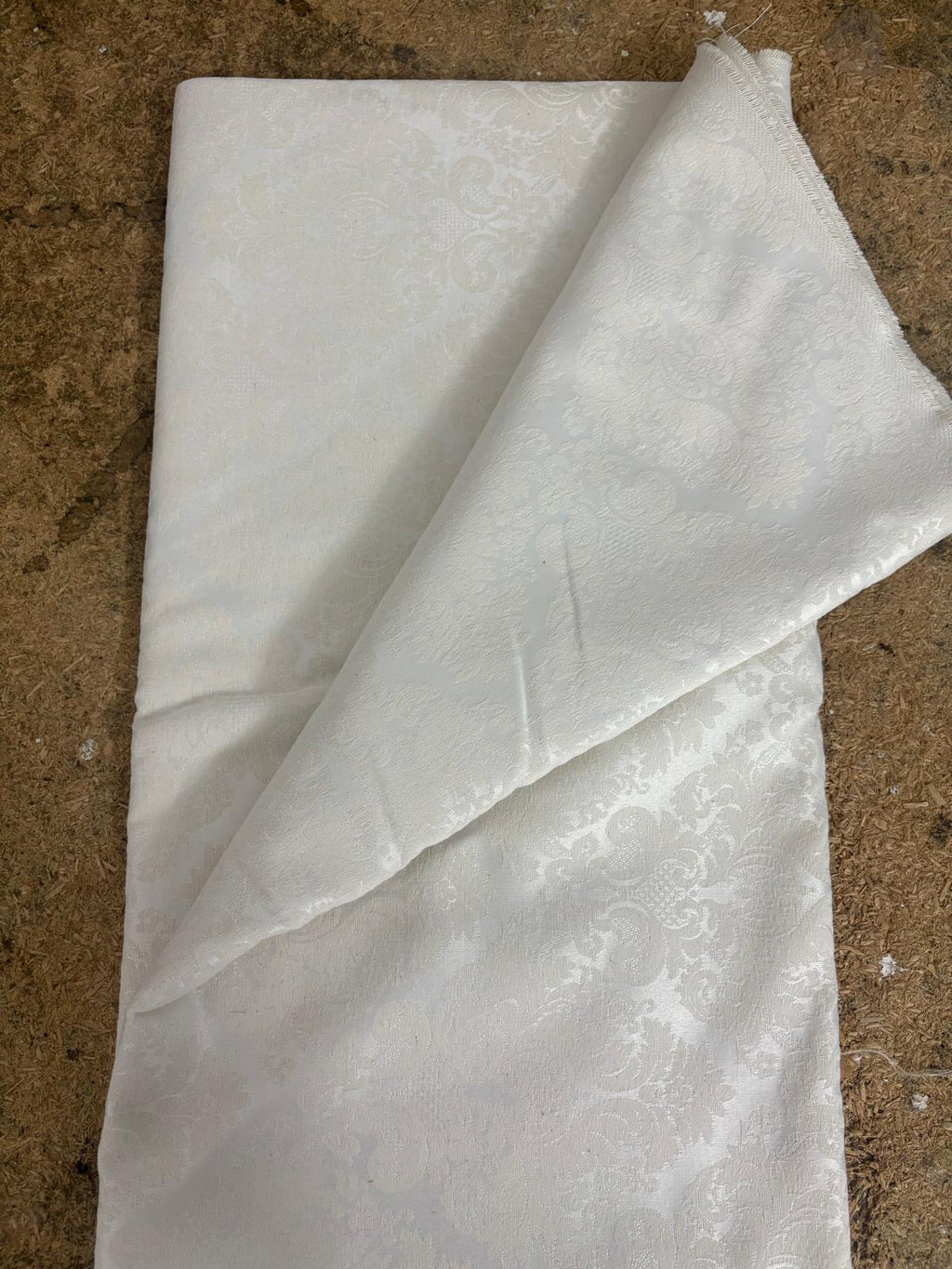 Tessuto Damascato Gobelin per Tappezzeria e Arredo in Taglio Pretagliato 2,50 x 2,80 m – Stoffa Pregiata Jacquard per Tende, Divani, Tovaglie e Cuscini