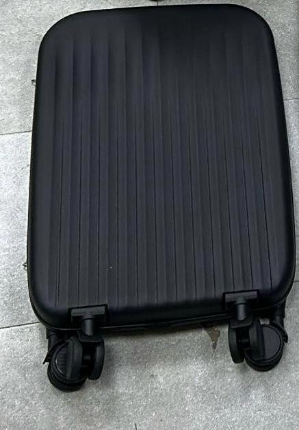 Trolley Salvaspazio con Ruote – Comodità e Funzionalità Ovunque